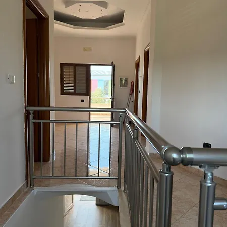 Privata Vicina Al Mare Per Vacanze Di Gruppo - Gjiri I Lalezit