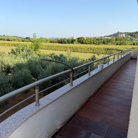 Villa Privata Vicina Al Mare Per Vacanze Di Gruppo - Gjiri I Lalezit